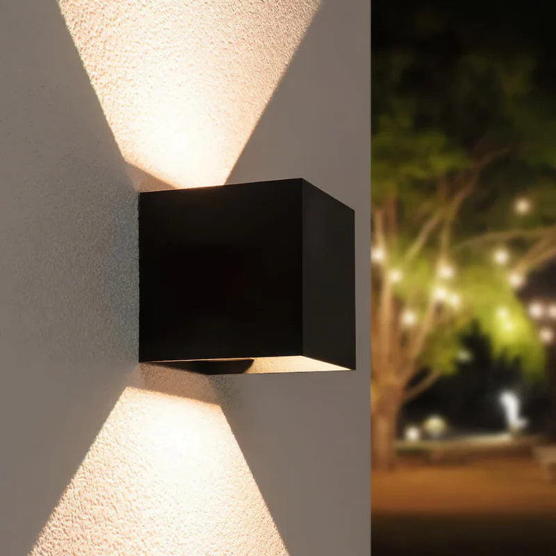 Feuchtigkeitsbeständige LED-Wandlampe